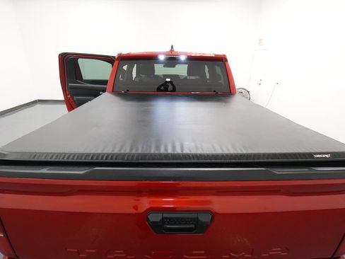 Used 2024 Toyota Tacoma TRD Sport AWD/4WD image 22