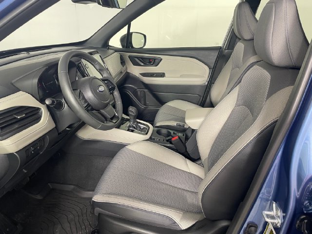 Used 2025 Subaru Forester Premium AWD/4WD image 2