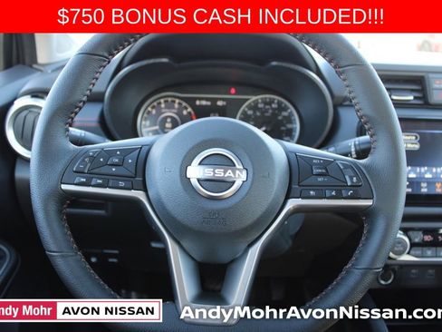 New 2025 Nissan Versa SR w/ Trunk Package image 16