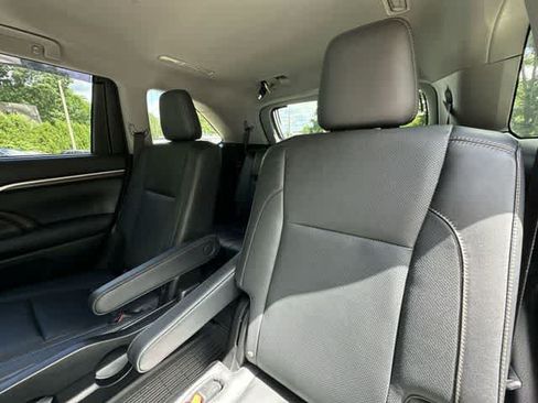 Used 2015 Toyota Highlander Limited AWD/4WD image 18