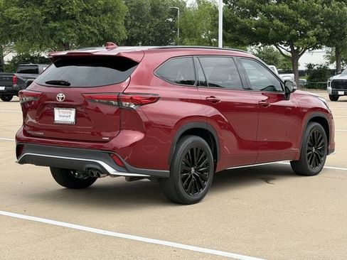 Used 2023 Toyota Highlander XSE image 4