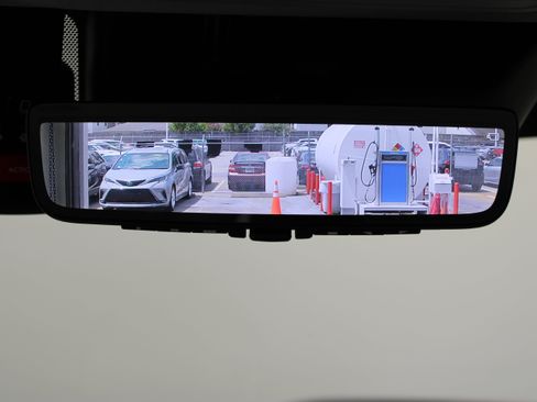 Used 2023 Toyota Tundra Limited AWD/4WD image 25