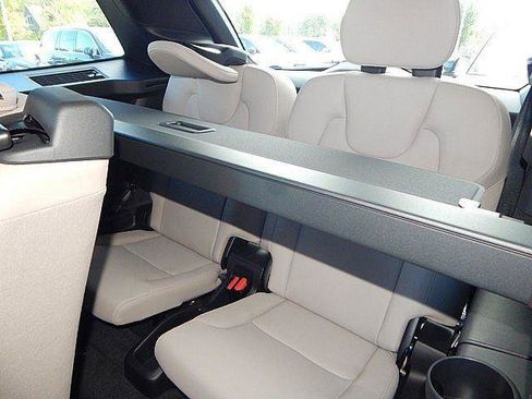 New 2026 Volvo XC90 B5 Plus w/ Protection Package AWD/4WD image 13
