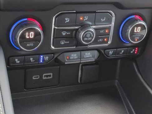 Used 2022 Chevrolet Tahoe Premier RWD image 22