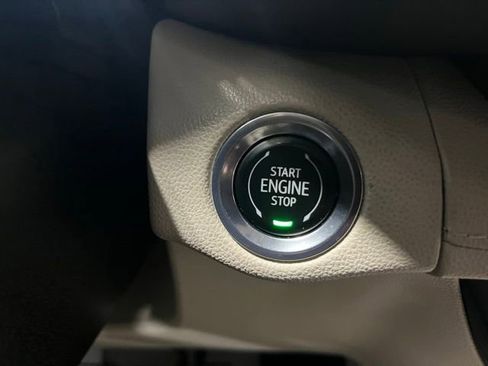 Used 2022 Buick Envision Avenir w/ Technology Package II AWD/4WD image 17