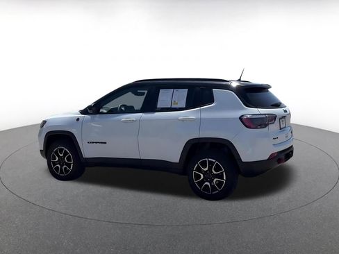 Used 2025 Jeep Compass Trailhawk w/ Trailer Tow Group AWD/4WD image 10