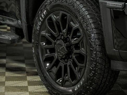 New 2026 GMC Sierra 2500 Denali w/ Denali Reserve Package image 3