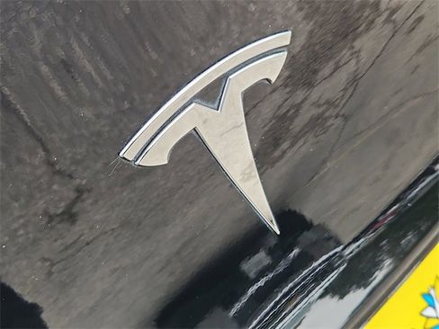 Used 2021 Tesla Model Y Long Range image 30