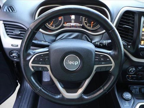Used 2017 Jeep Cherokee Limited AWD/4WD image 13