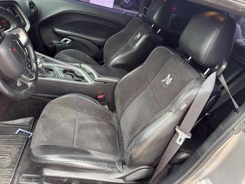 Used 2016 Dodge Challenger R/T Scat Pack w/ Leather Interior Group image 9