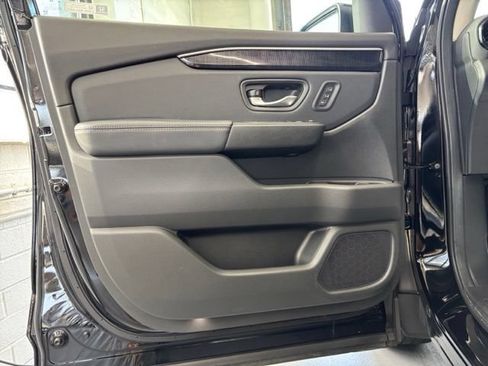 Used 2025 Honda Pilot Elite image 10