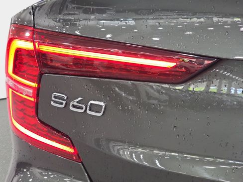 Used 2020 Volvo S60 T6 Momentum AWD/4WD image 27