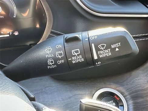 Used 2024 Jeep Grand Cherokee Limited w/ Luxury Tech Group II image 35