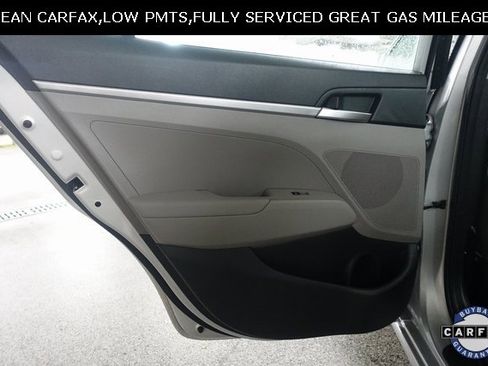 Used 2019 Hyundai Elantra SE image 18