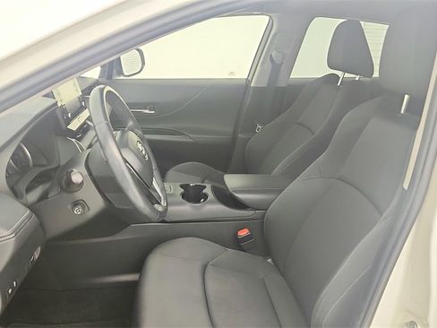 Used 2021 Toyota Venza LE image 15