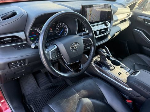 Used 2020 Toyota Highlander Limited image 15