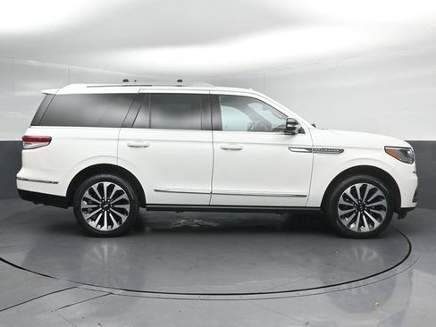 Certified 2023 Lincoln Navigator Reserve AWD/4WD image 8