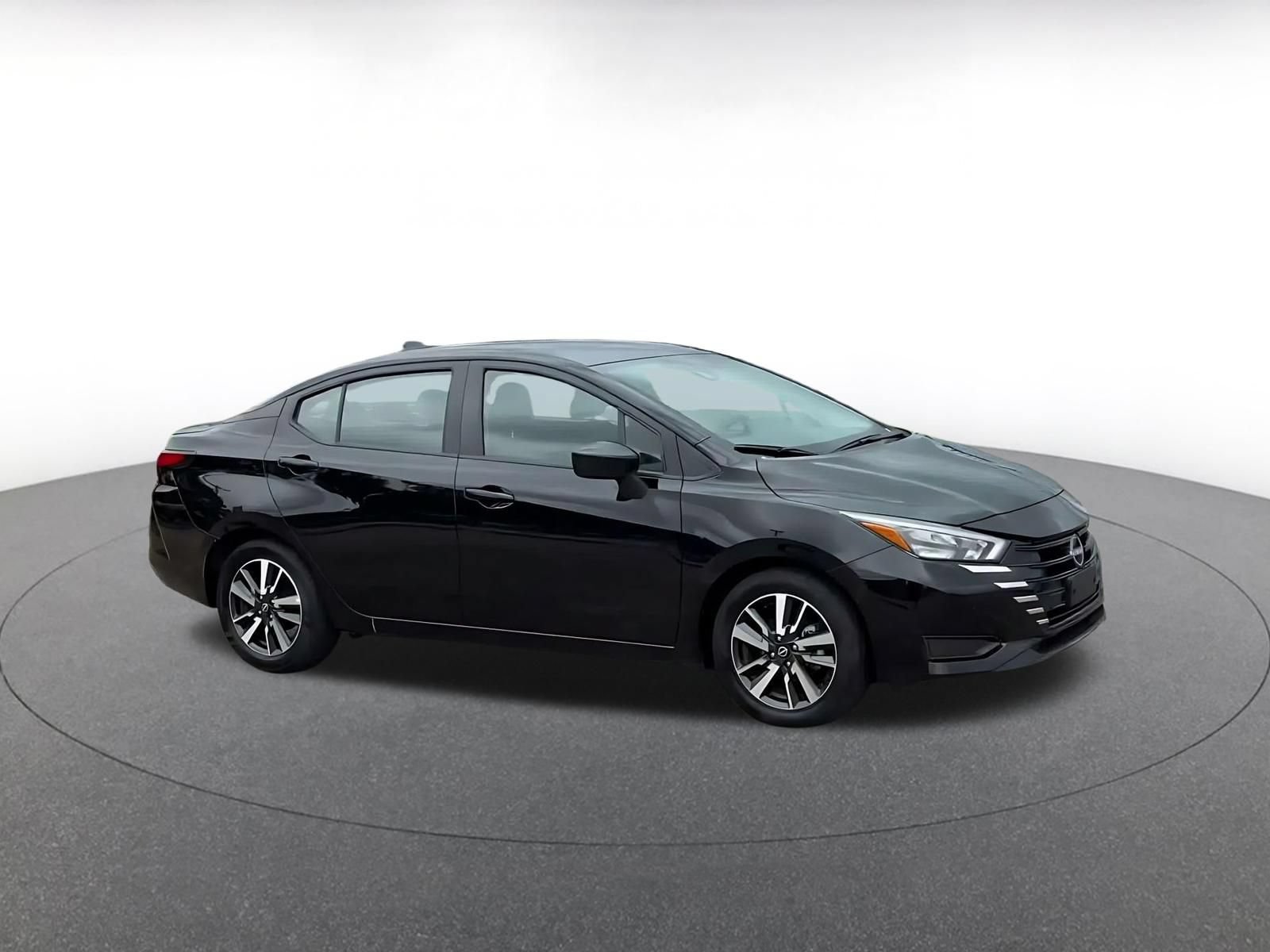 Used 2025 Nissan Versa SV FWD image 2