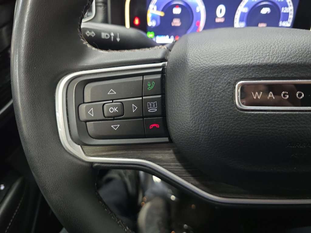 Used 2023 Jeep Wagoneer L Series III w/ Preferred Equipment Group AWD/4WD image 20