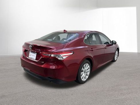 Used 2020 Toyota Camry LE FWD image 32
