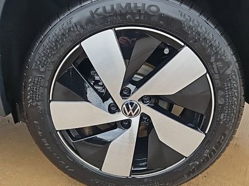 New 2026 Volkswagen Taos S AWD/4WD image 9