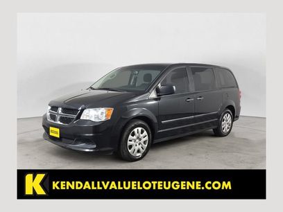Used 2017 Dodge Grand Caravan w/ UConnect Hands-Free Group