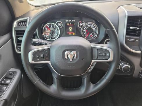 Used 2020 RAM 1500 4x4 Crew Cab image 17