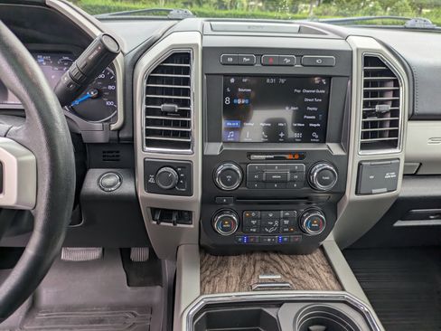 Used 2017 Ford F250 Lariat w/ Lariat Ultimate Package AWD/4WD image 23