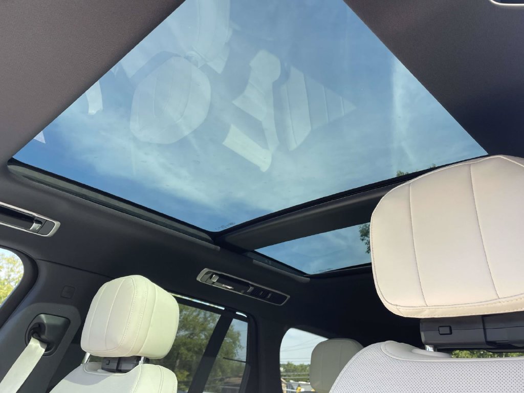 New 2026 Land Rover Range Rover SE AWD/4WD image 12