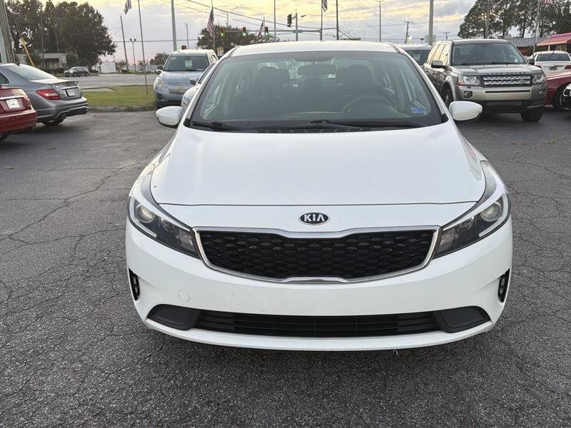 Used 2017 Kia Forte LX FWD image 3