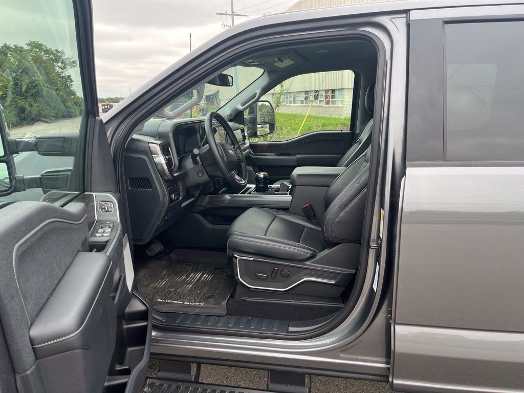 Used 2024 Ford F250 Lariat w/ Lariat Ultimate Package AWD/4WD image 6