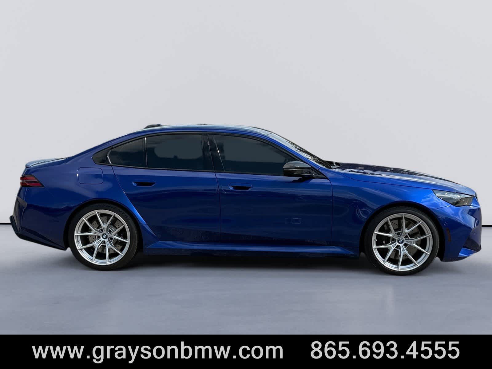 Used 2025 BMW M5 w/ Carbon Package AWD/4WD image 2