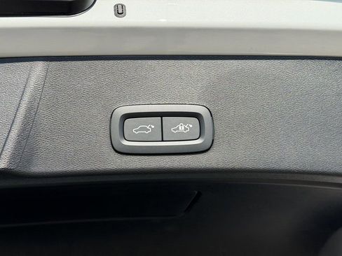 New 2026 Volvo XC40 B5 Ultra w/ Protection Package Premier image 16