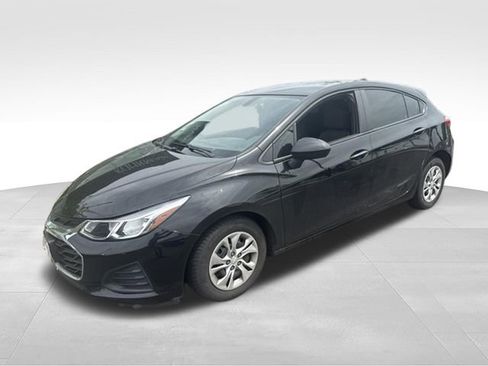 Used 2019 Chevrolet Cruze LS FWD image 1