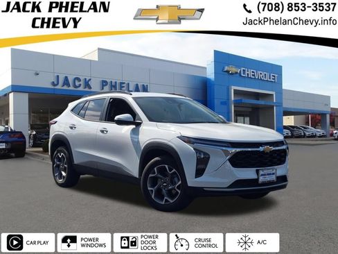 Certified 2026 Chevrolet Trax LT FWD image 1