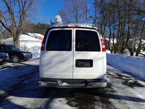 Used 2022 Chevrolet Express 2500 w/ Driver Convenience Package image 6