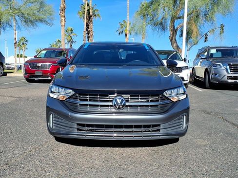 Used 2024 Volkswagen Jetta Sport image 2