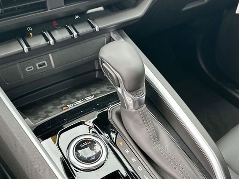 New 2025 Chevrolet Colorado LT w/ LT Convenience Package image 16