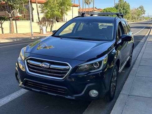 Used 2018 Subaru Outback 3.6R Touring AWD/4WD image 4