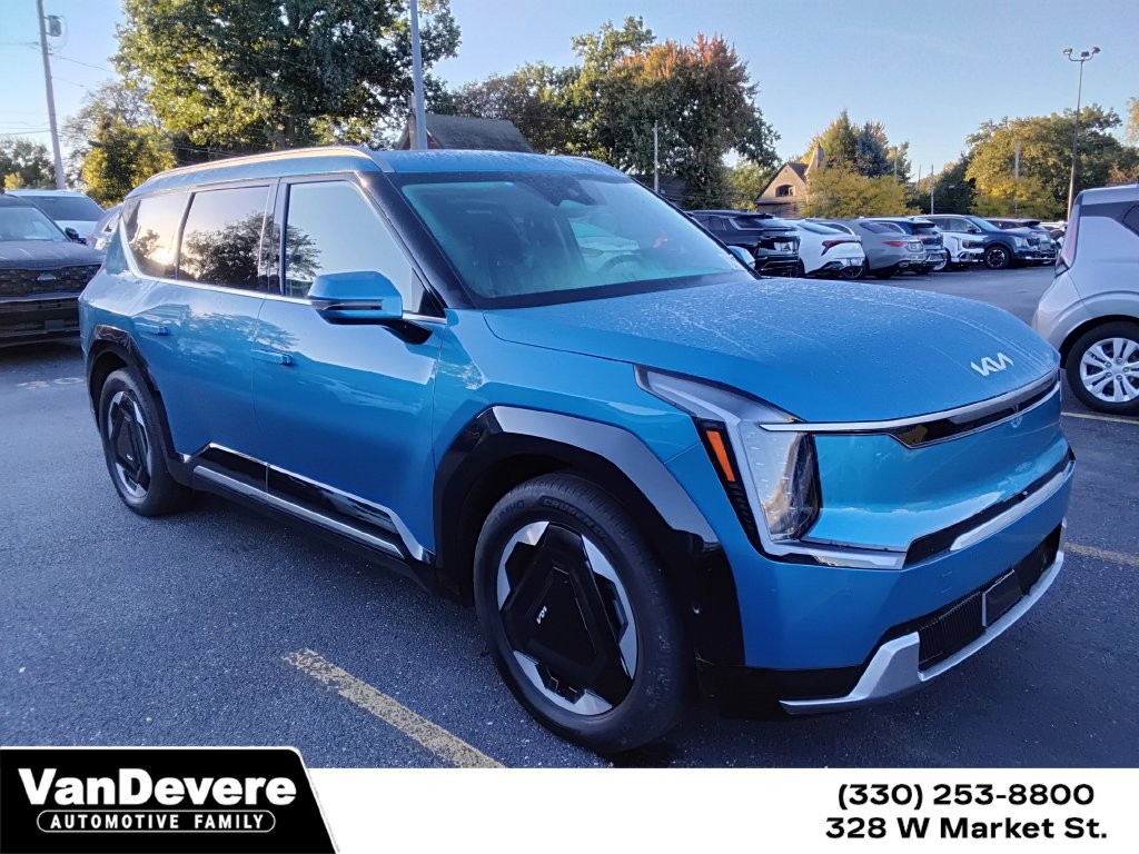 Used 2024 Kia EV9 Land AWD/4WD image 1
