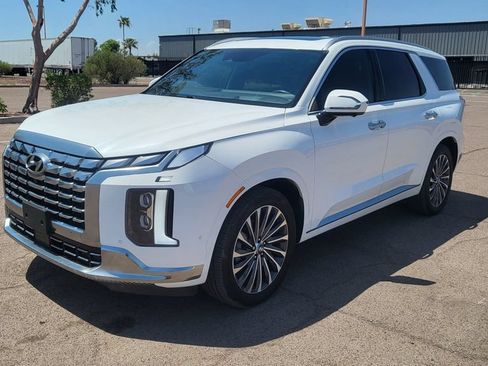 Used 2025 Hyundai Palisade Calligraphy FWD image 4