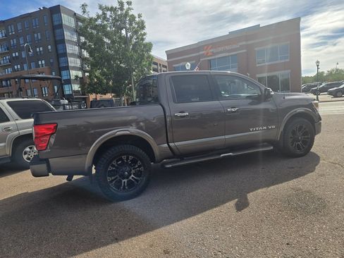 Used 2018 Nissan Titan Platinum Reserve w/ Platinum Utility Package AWD/4WD image 12