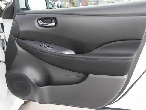 Used 2025 Nissan Leaf S FWD image 9
