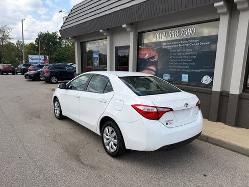 Used 2016 Toyota Corolla LE FWD image 3