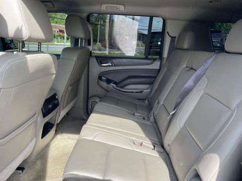 Used 2018 Chevrolet Suburban LT image 15