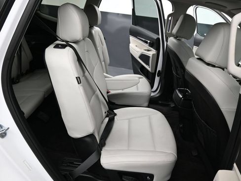 Used 2025 Kia Telluride S FWD image 25