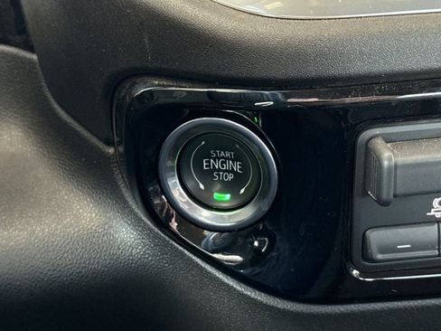 Used 2025 Chevrolet Silverado 2500 LT w/ Convenience Package image 33