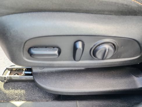 Used 2019 Chevrolet Equinox LT image 12