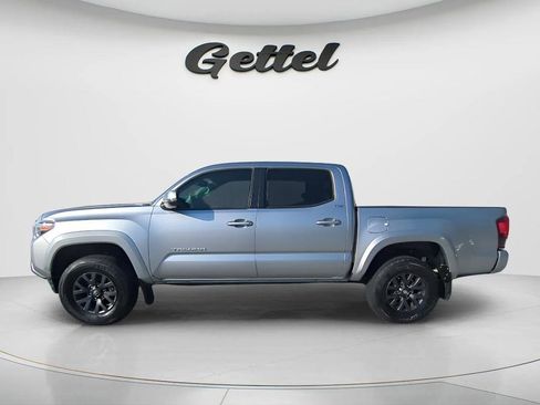 Used 2023 Toyota Tacoma SR5 w/ Technology Package image 7