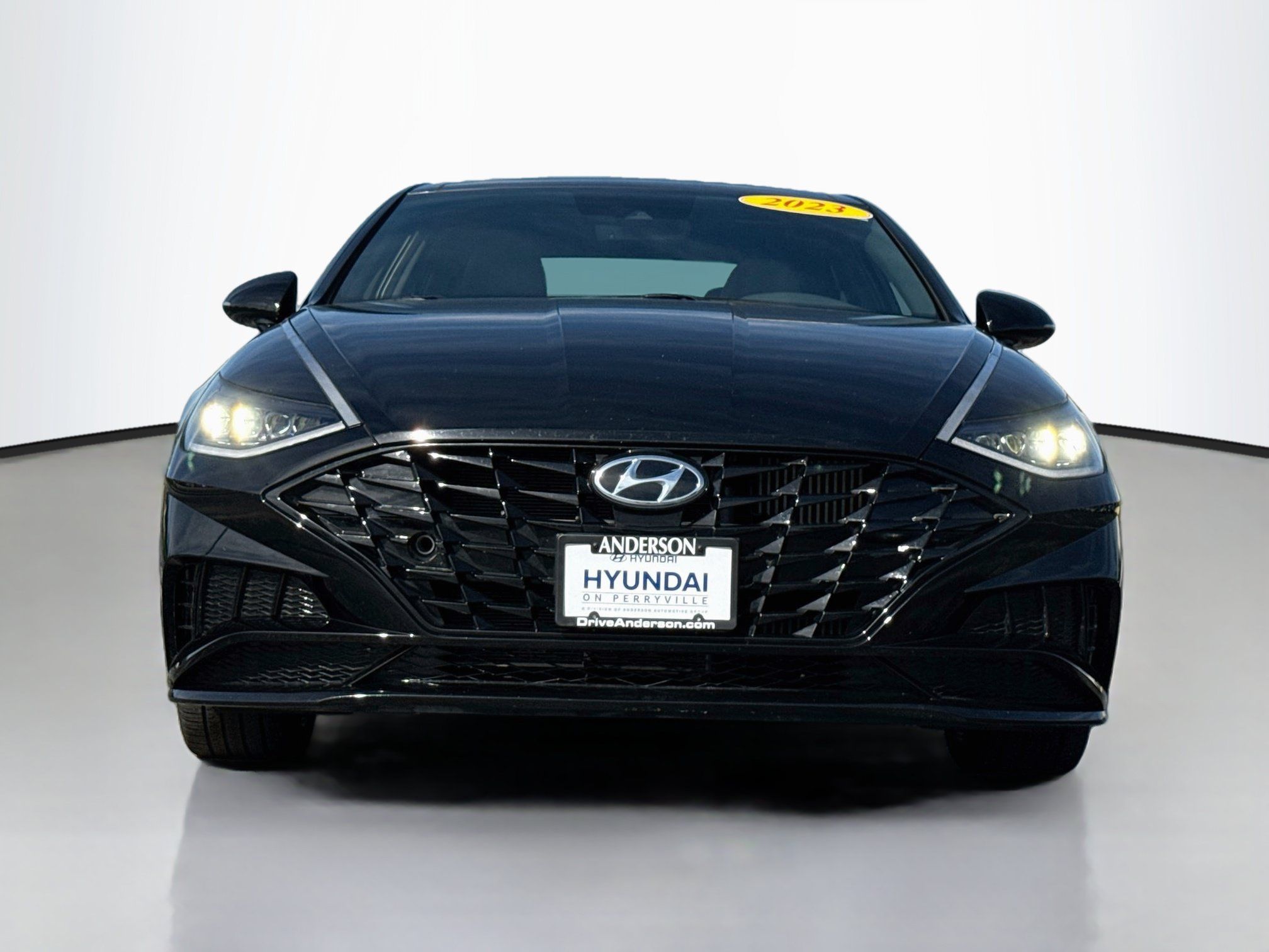 Used 2023 Hyundai Sonata SEL Plus FWD image 2